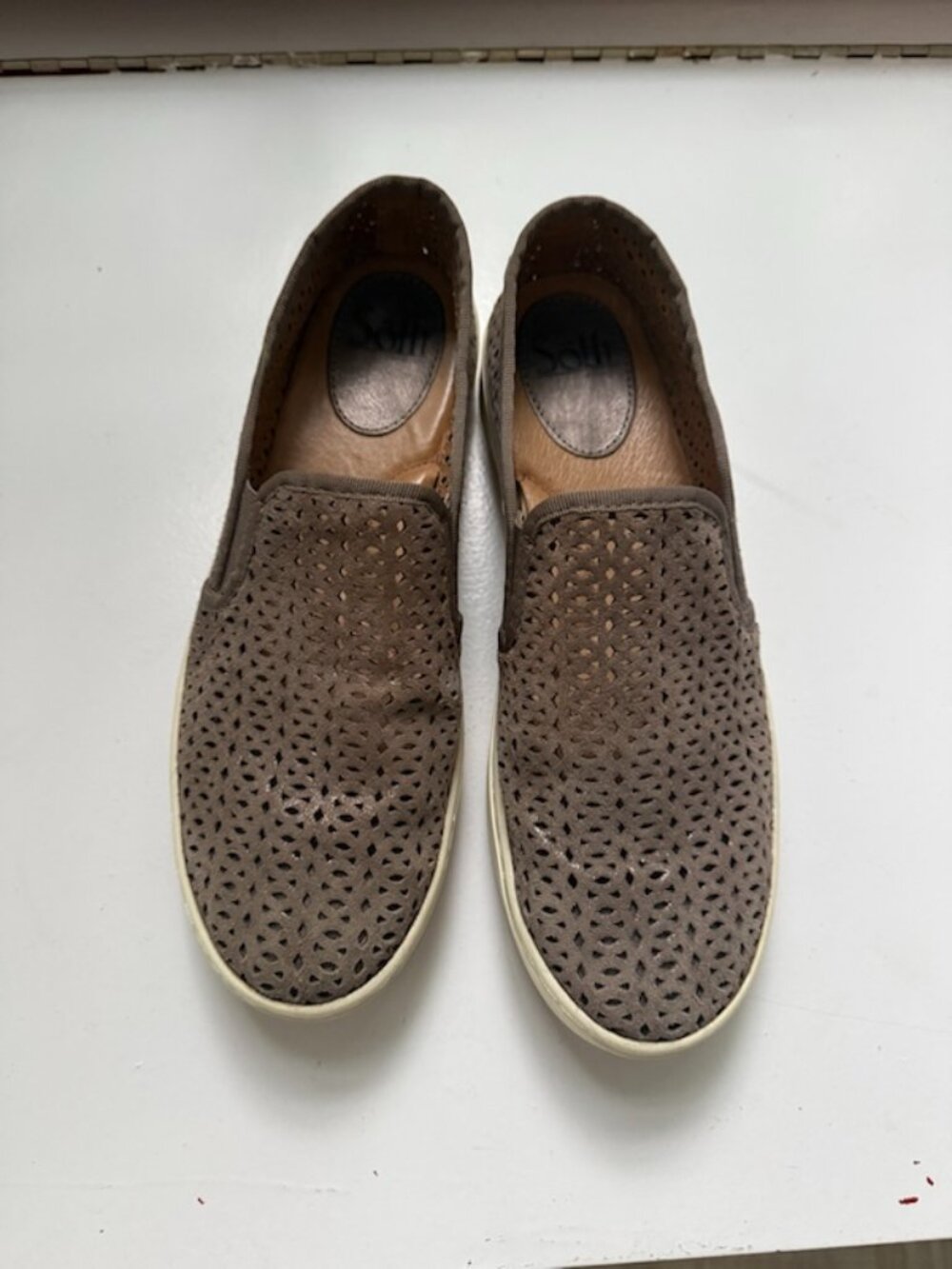 Softt taupe sneakers 7.5